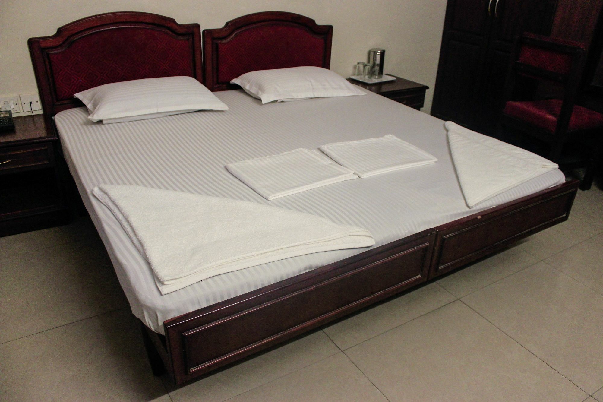 Hotel Keerthi Thiruvananthapuram Zewnętrze zdjęcie
